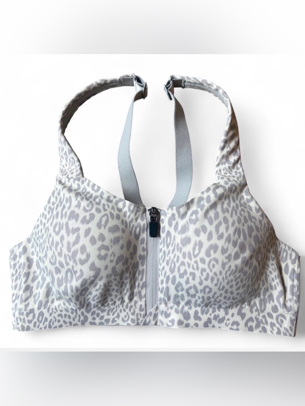 Victoria’s Secret Incredible Knockout Ultra Max Sports Bra - 32B Grey Leopard